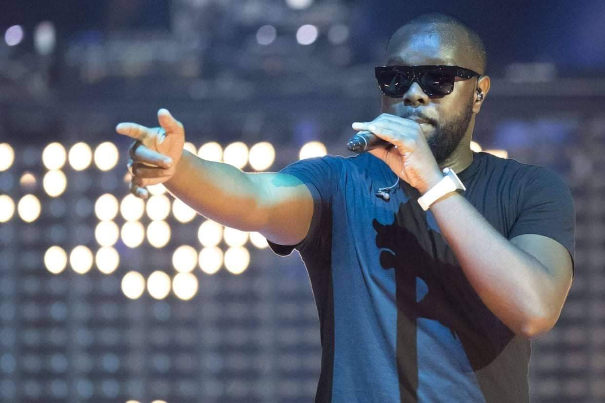 Avec près de 80 000 spectateurs à son concert, Maître Gims enflamme le